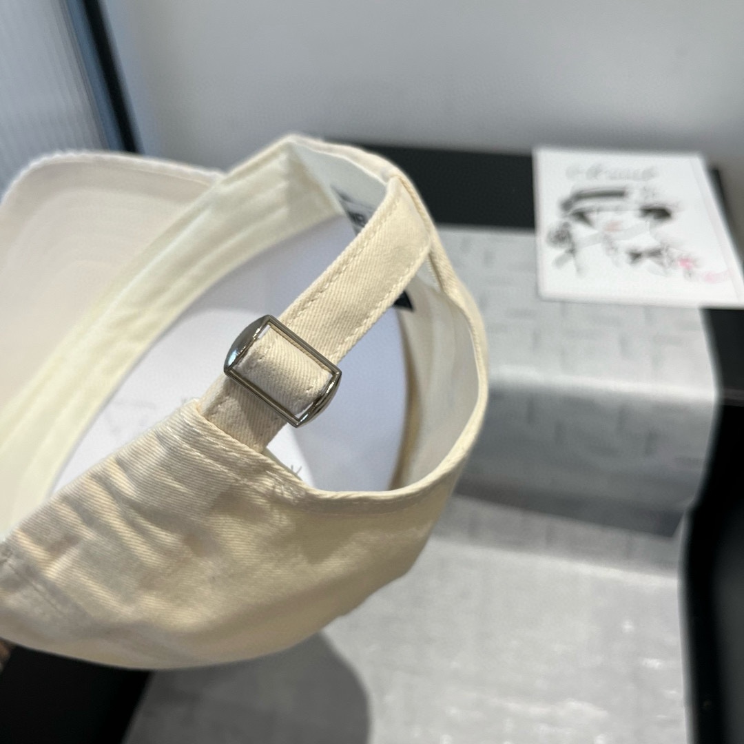 🆕

Chanel香奈儿新款鸭舌帽