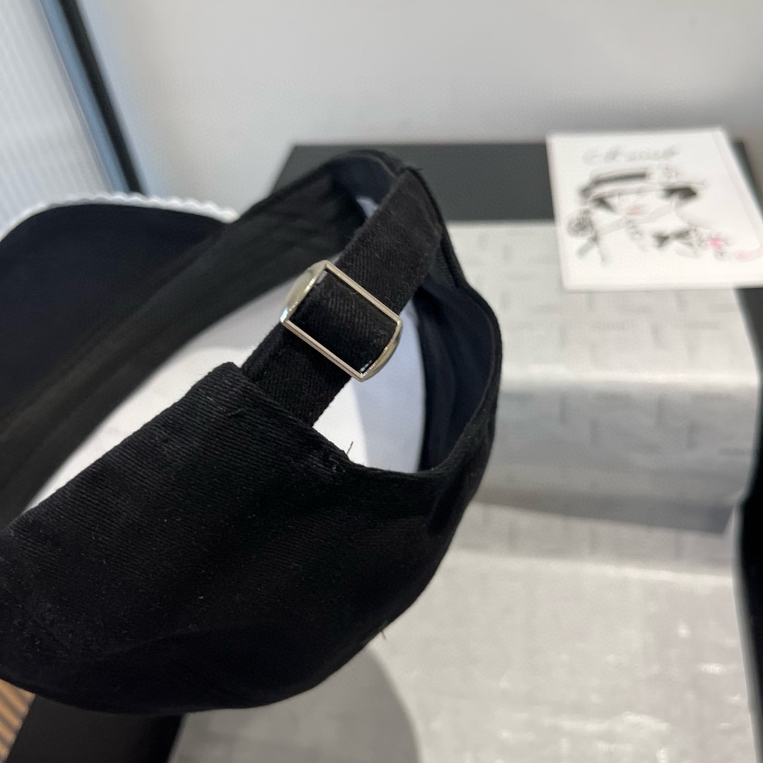 🆕

Chanel香奈儿新款鸭舌帽