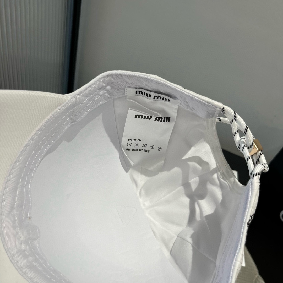 🆕

缪缪新款鸭舌帽，25年专柜新款，头围57cm