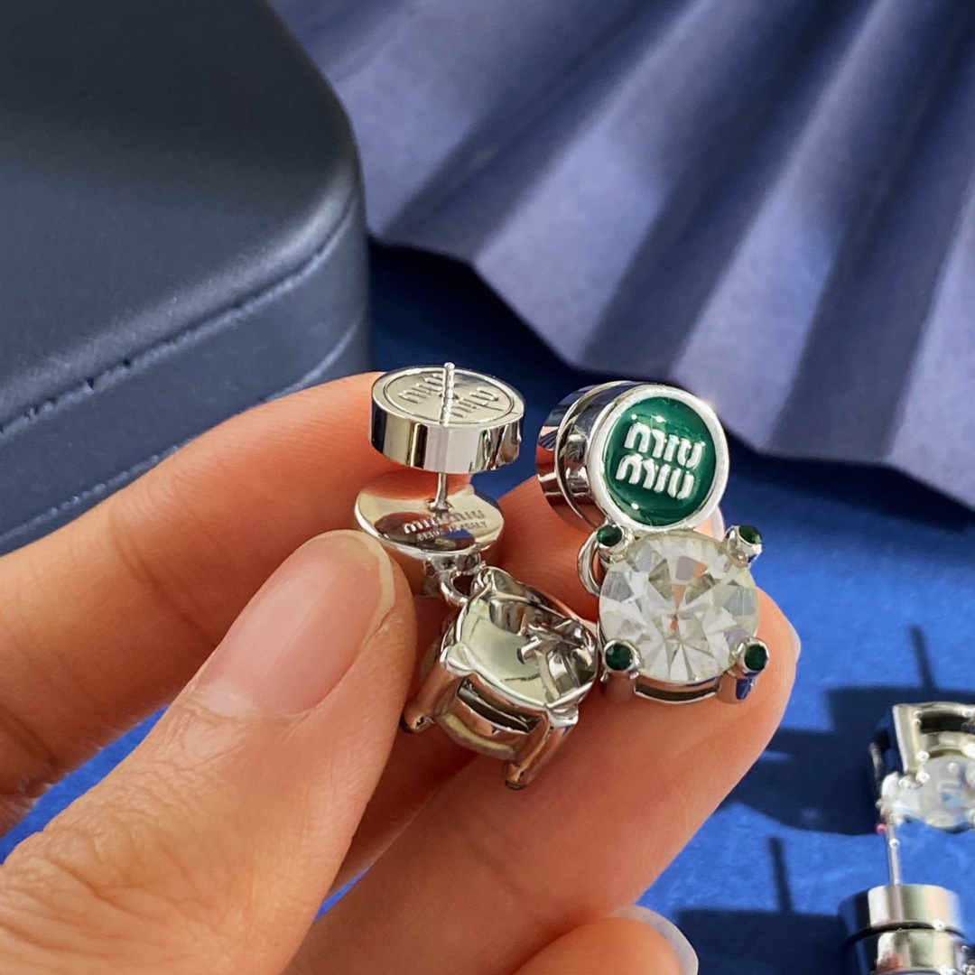 Korean Fashion Inspired Diamond Nail in Brass: Silver and White or Silver and Green, 14.8g - 图片 8