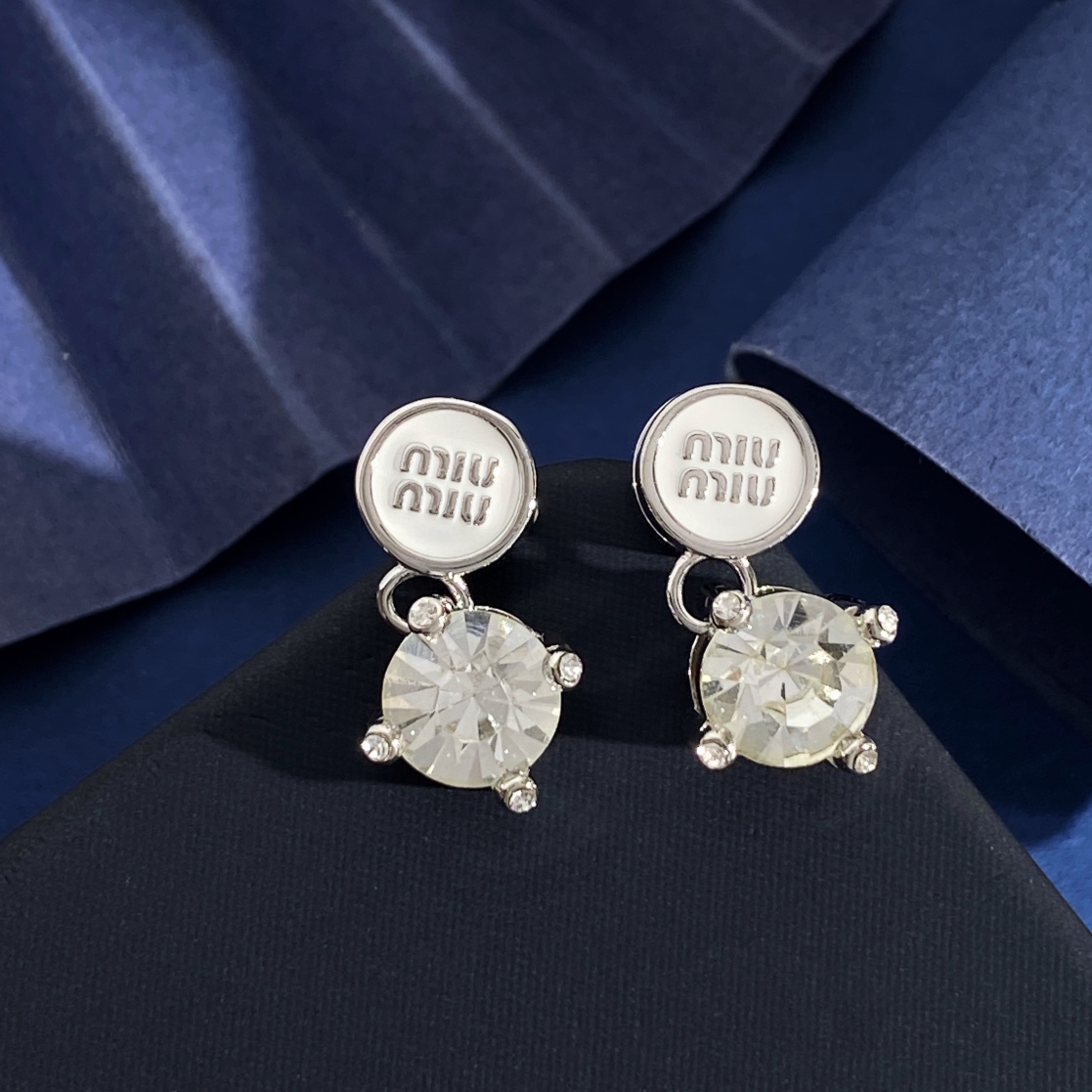 Korean Fashion Inspired Diamond Nail in Brass: Silver and White or Silver and Green, 14.8g - 图片 4