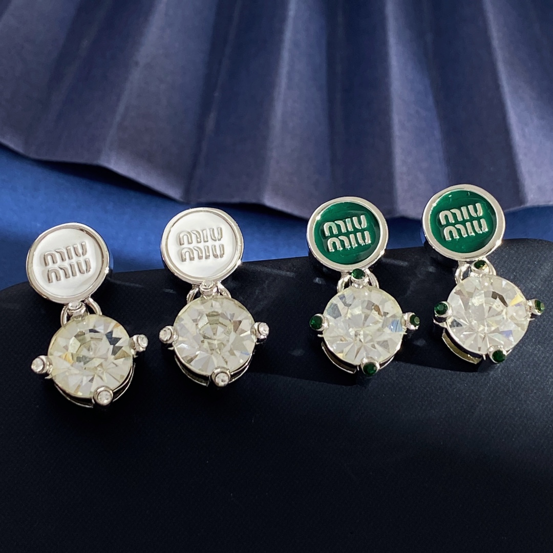 Korean Fashion Inspired Diamond Nail in Brass: Silver and White or Silver and Green, 14.8g - 图片 1