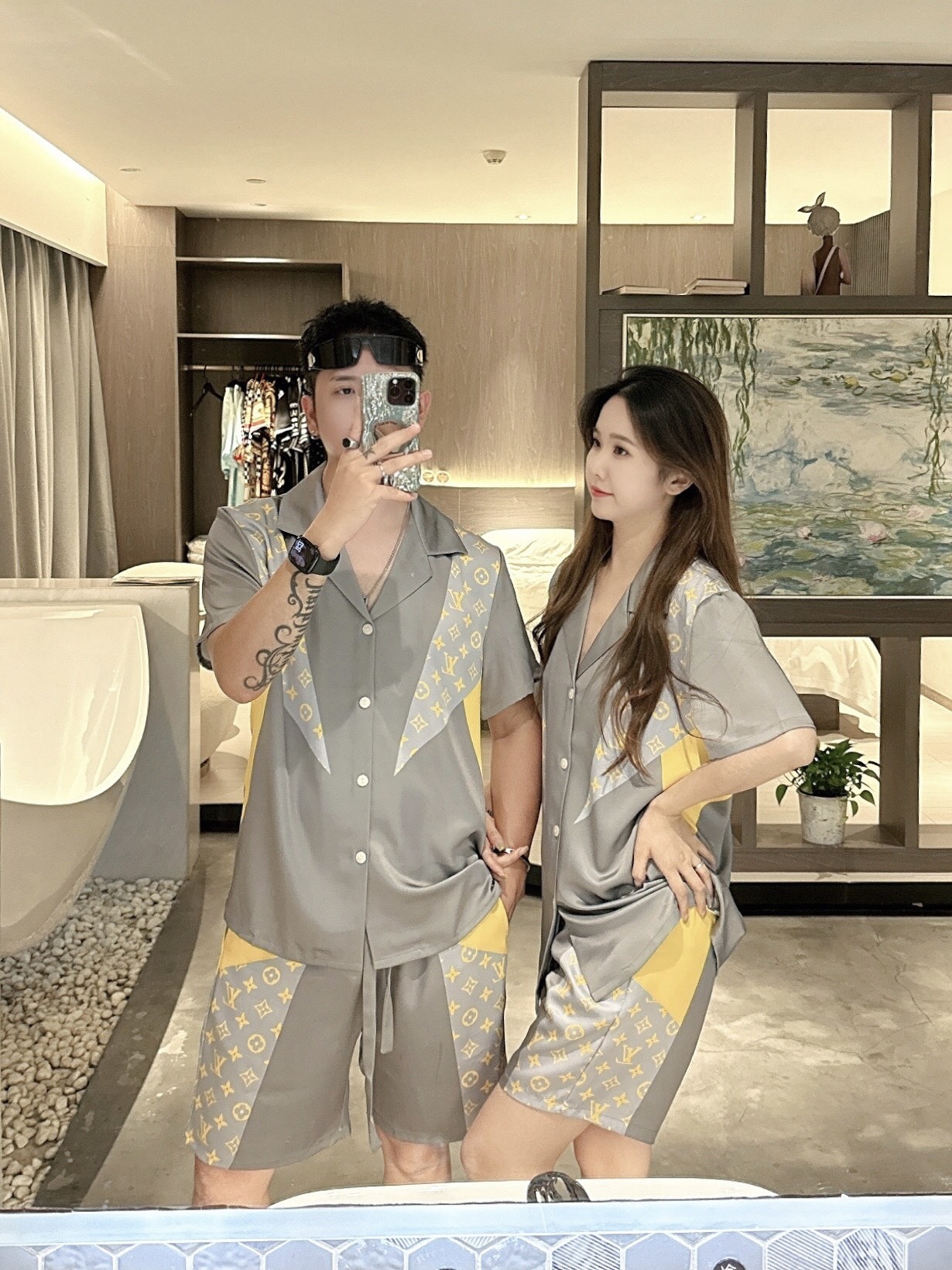NO:522068,2025 LV Home Home Clothing Haute Couture Korean silk fabrics skin-friendly and comfortable Couple model M~XXXL,,louis vuitton,alexander wang198609092025 LV家 家居服 高定韩国丝面料亲肤轻柔舒适 情侣款 M～XXXL,,louis vuitton,alexander wang,Men's clothing