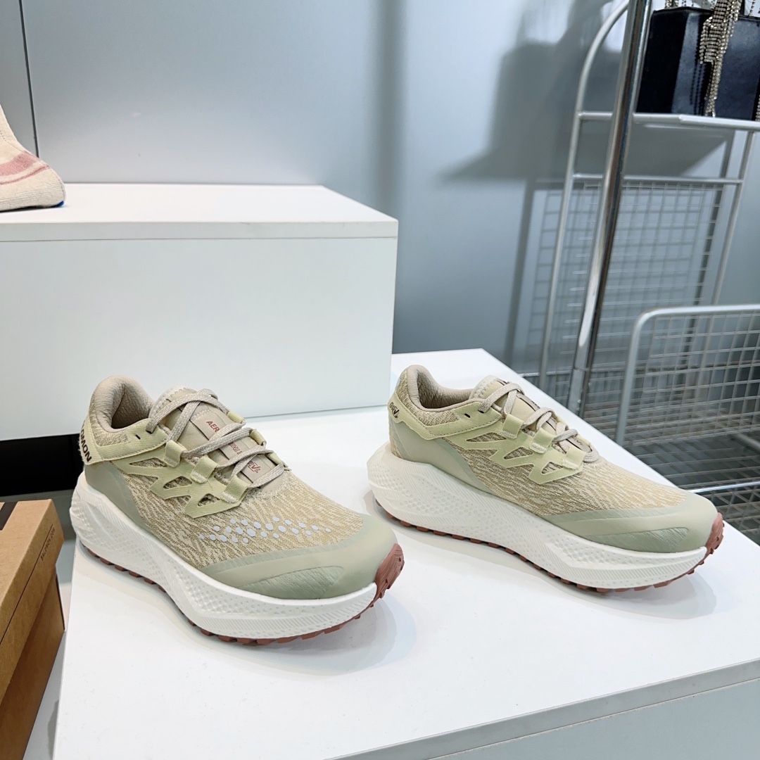 “Top Quality Winter Footwear: Salomon 25 French Brand Pine Cakes and Sandals for Comfort and Style” - 图片 3
