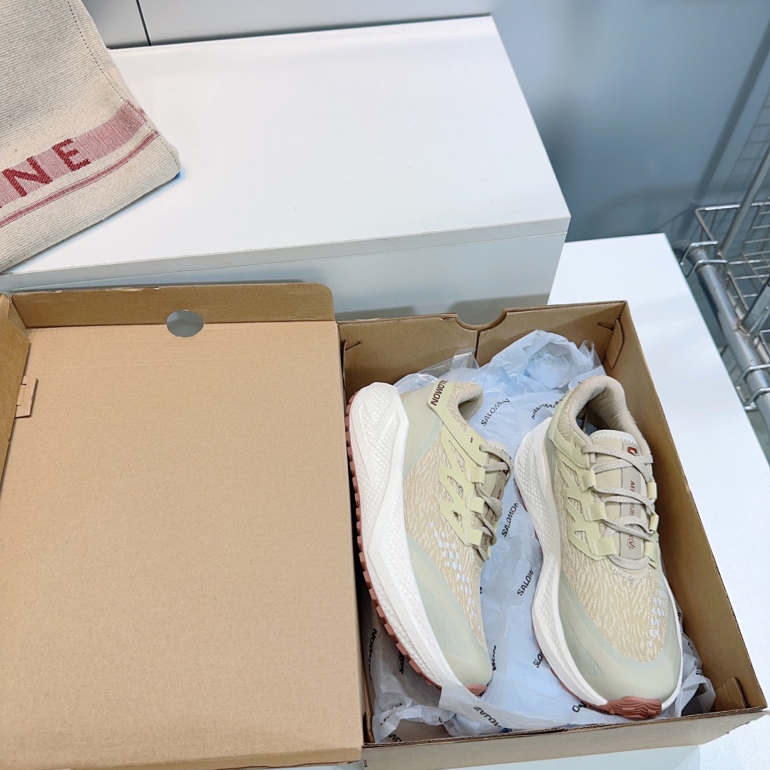 “Top Quality Winter Footwear: Salomon 25 French Brand Pine Cakes and Sandals for Comfort and Style” - 图片 7