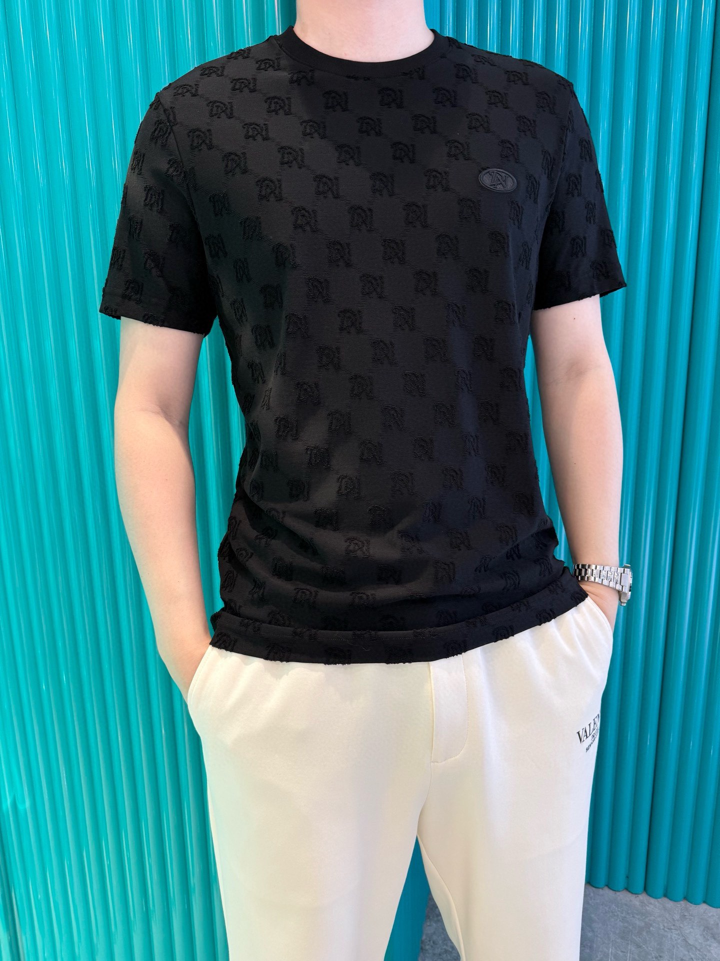 NO:503475,Dino Luxury Products - Brand's latest round neck T-shirt shipment in 2025, hot-selling items in Europe and the United States!  Selected Italian imported brands to customize Tennis knitted, the whole body of jacquard brand logo is matched with the latest design, highlighting fashion!  Number of codes 48-56 (model 180/140 wears 50, with Hong Kong Lane Crawford gift box packaging), tees, t-shirt, alexander wang19860909Dino奢品-品牌2025最新圆领T恤出货 欧美热销单品！精选意大利进口品牌定制天丝针织,通体的提花品牌标志搭配最新的设计,彰显时尚 ！码数48-56（模特180/140穿50,配香港连卡佛礼盒包装）,,tees，t-shirt,alexander wang,Men's clothing