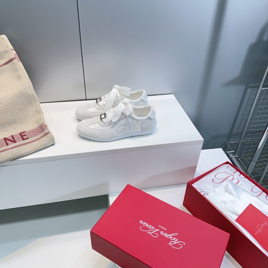 “Roger Vivier 25 Autumn Winter RV Ms. Sports Recreational Shoes with Embroidery – High Quality Factory Design” - 图片 9