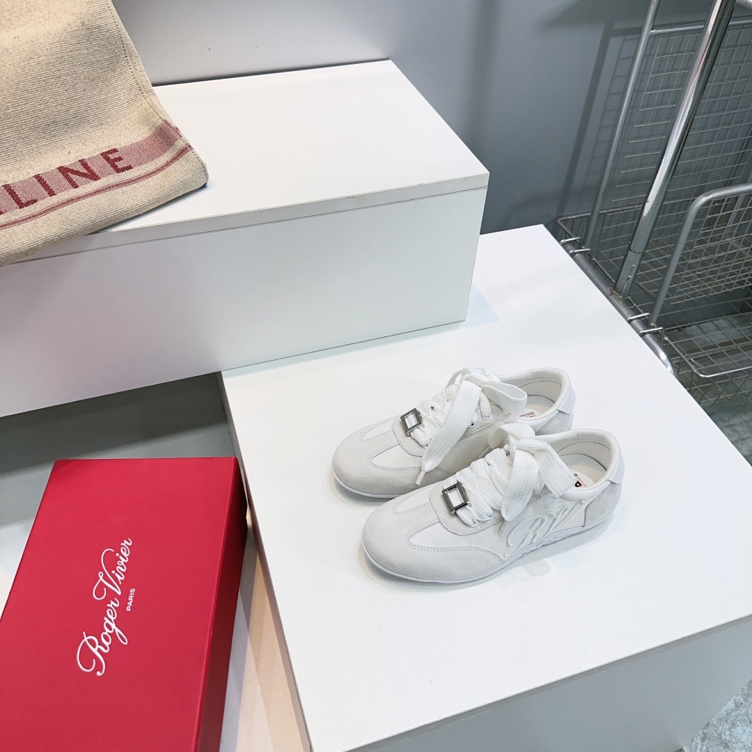 “Roger Vivier 25 Autumn Winter RV Ms. Sports Recreational Shoes with Embroidery – High Quality Factory Design” - 图片 1