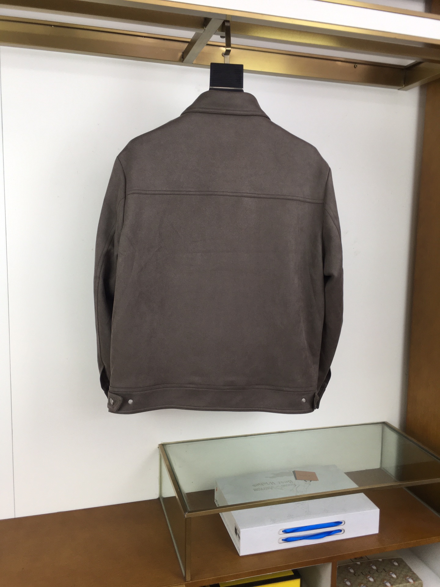 Men’s brief coats for autumn/winter in polyester with cuff buttons, wrinkle resistance, easy drying. Colors: black, tan, gray. Sizes 48-56. - 图片 8