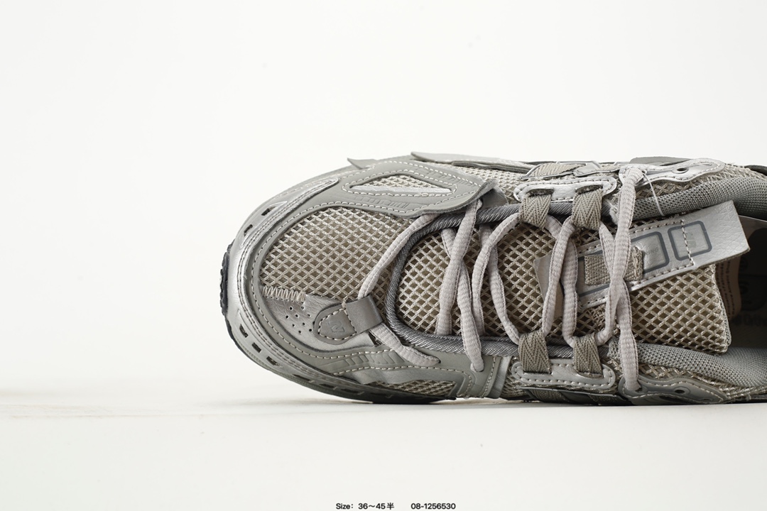 💰150
✅New Balance M1906R 复古单品
近两年来,要说人气最高的球鞋品牌相信 New Balance 一定是其中之一。无论是重磅联名,还是亮眼配色,都有着超高的人气,市价也一度居高不下。全新的 New Balance 1906R 实力上线。整体视觉效果饱含科技感。鞋身以大面积网眼材质包裹,搭配上皮革补强,既保证了透气性,又有着不错的质感。搭载这 N-ERGY 缓震科技和厚实的 Ortholite 鞋垫,保证了 New Balance 一如既往的舒适
货号:U1906AA
Size:36 37 37.5 38 38.5 39.5 40 40.5 41.5 42 42.5 43 44 45
编码:08-1256530