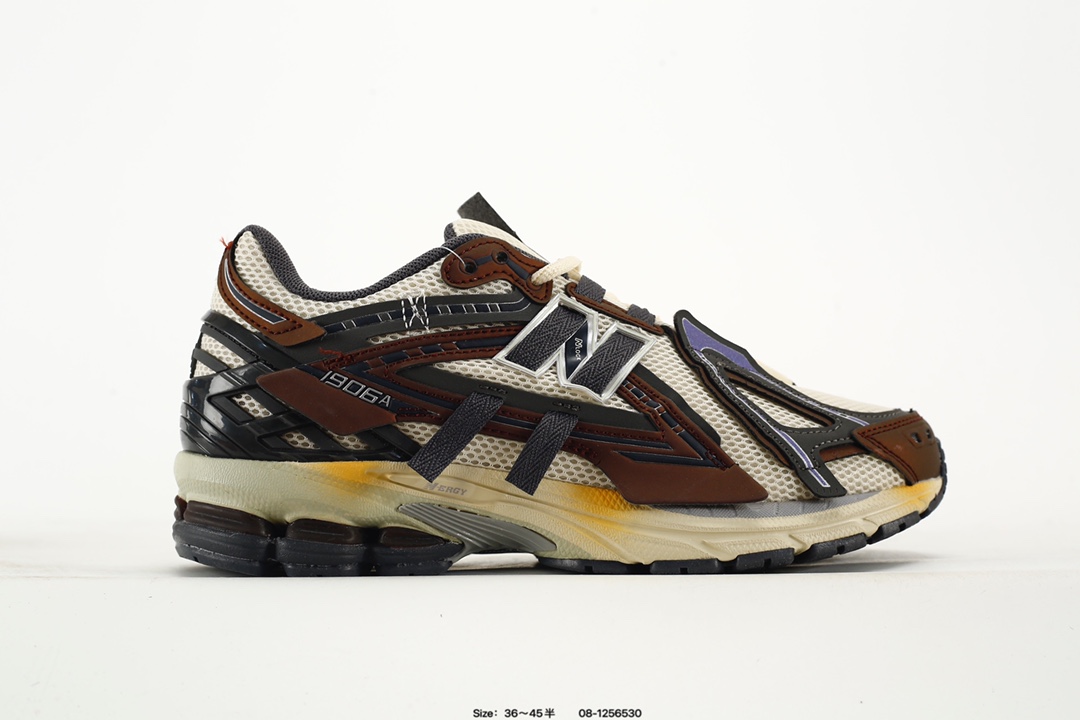 💰150
✅New Balance M1906R 复古单品
近两年来,要说人气最高的球鞋品牌相信 New Balance 一定是其中之一。无论是重磅联名,还是亮眼配色,都有着超高的人气,市价也一度居高不下。全新的 New Balance 1906R 实力上线。整体视觉效果饱含科技感。鞋身以大面积网眼材质包裹,搭配上皮革补强,既保证了透气性,又有着不错的质感。搭载这 N-ERGY 缓震科技和厚实的 Ortholite 鞋垫,保证了 New Balance 一如既往的舒适
货号:U1906AA
Size:36 37 37.5 38 38.5 39.5 40 40.5 41.5 42 42.5 43 44 45
编码:08-1256530