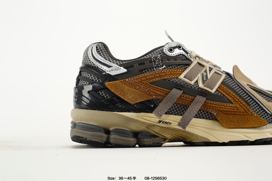 💰150
✅New Balance M1906R 复古单品
近两年来,要说人气最高的球鞋品牌相信 New Balance 一定是其中之一。无论是重磅联名,还是亮眼配色,都有着超高的人气,市价也一度居高不下。全新的 New Balance 1906R 实力上线。整体视觉效果饱含科技感。鞋身以大面积网眼材质包裹,搭配上皮革补强,既保证了透气性,又有着不错的质感。搭载这 N-ERGY 缓震科技和厚实的 Ortholite 鞋垫,保证了 New Balance 一如既往的舒适
货号:U1906AA
Size:36 37 37.5 38 38.5 39.5 40 40.5 41.5 42 42.5 43 44 45
编码:08-1256530
