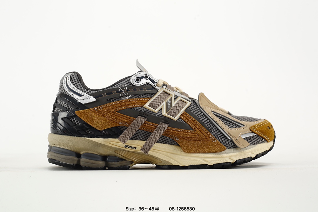 🈴💰150
✅New Balance M1906R 复古单品
近两年来,要说人气最高的球鞋品牌相信 New Balance 一定是其中之一。无论是重磅联名,还是亮眼配色,都有着超高的人气,市价也一度居高不下。全新的 New Balance 1906R 实力上线。整体视觉效果饱含科技感。鞋身以大面积网眼材质包裹,搭配上皮革补强,既保证了透气性,又有着不错的质感。搭载这 N-ERGY 缓震科技和厚实的 Ortholite 鞋垫,保证了 New Balance 一如既往的舒适
货号:U1906AA
Size:36 37 37.5 38 38.5 39.5 40 40.5 41.5 42 42.5 43 44 45
编码:08-1256530
