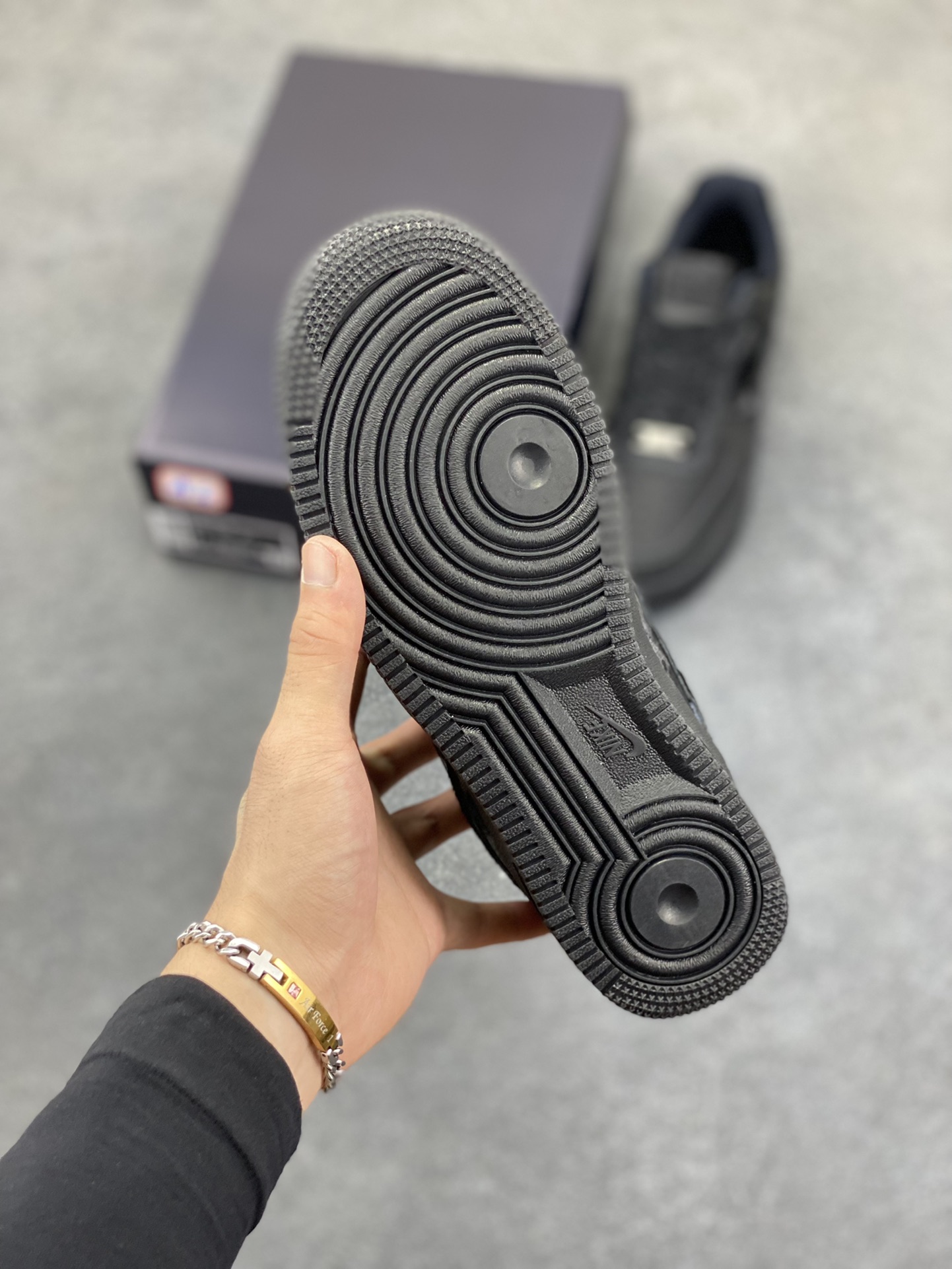 图片[5]-Nike Air Force 1 Low 黑裂纹 空军一号低帮运动休闲板鞋 原楦头原纸板 打造纯正空军版型 专注外贸渠道 全掌内置蜂窝气垫 原盒配件 原厂中底钢印、拉帮完美 货号：HQ1977-001 尺码：36 36.5 37.5 38 38.5 39 40 40.5 41 42 42.5 43 44 44.5 45-选品中心