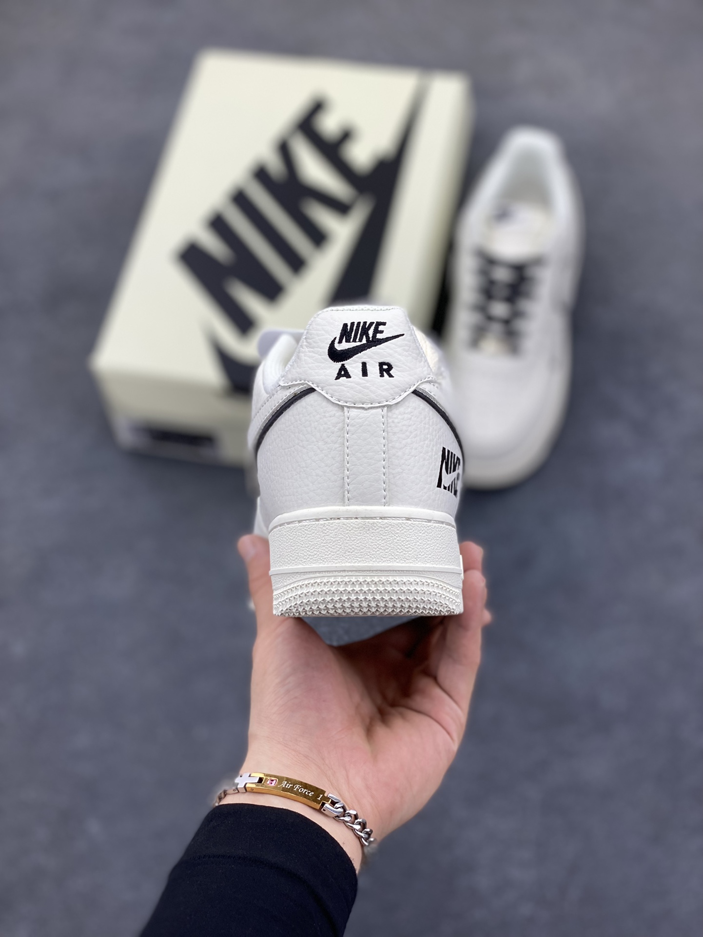 图片[4]-NIke Air Force 1 \’07 Low “NIKE联名——米黑边”空军一号 低帮 运动鞋 休闲鞋 折边针车 工艺难度大 原楦头原纸板 原装鞋盒 定制五金配件 内置全掌气垫 原厂鞋底 货号：CS5288-031 尺码：36 36.5 37.5 38 38.5 39 40 40.5 41 42 42.5 43 44 44.5 45-选品中心