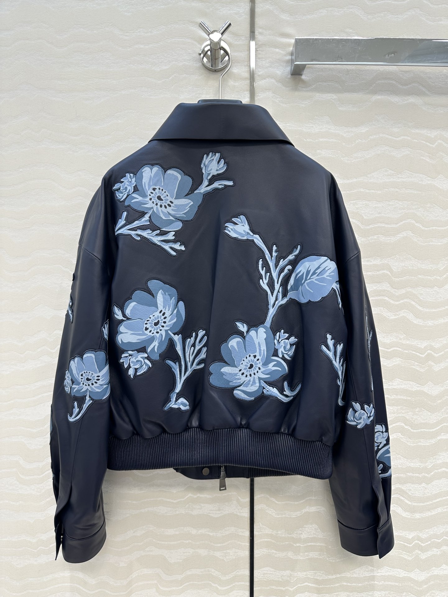 High-End Quality Control Hand-Made Leather Jacket – Exclusive Lamb Skin, Stylish & Sophisticated Design - 图片 9