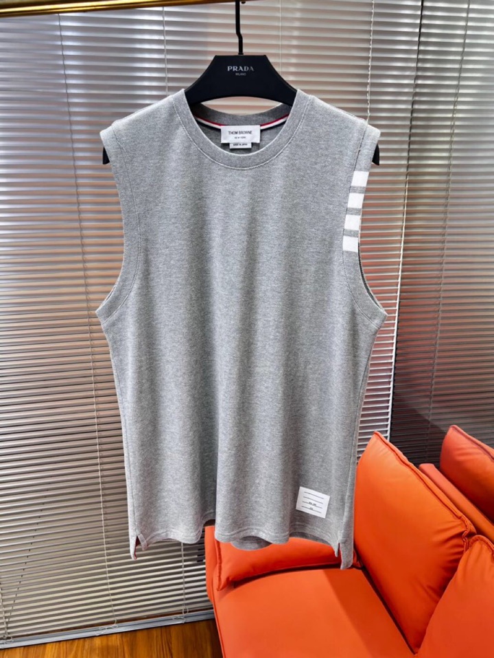 THOM BROWNE TB2025 Summer Update: Fashion Recreational Four-Bar Vests, Imported Crusades, Supercomforts - 图片 2