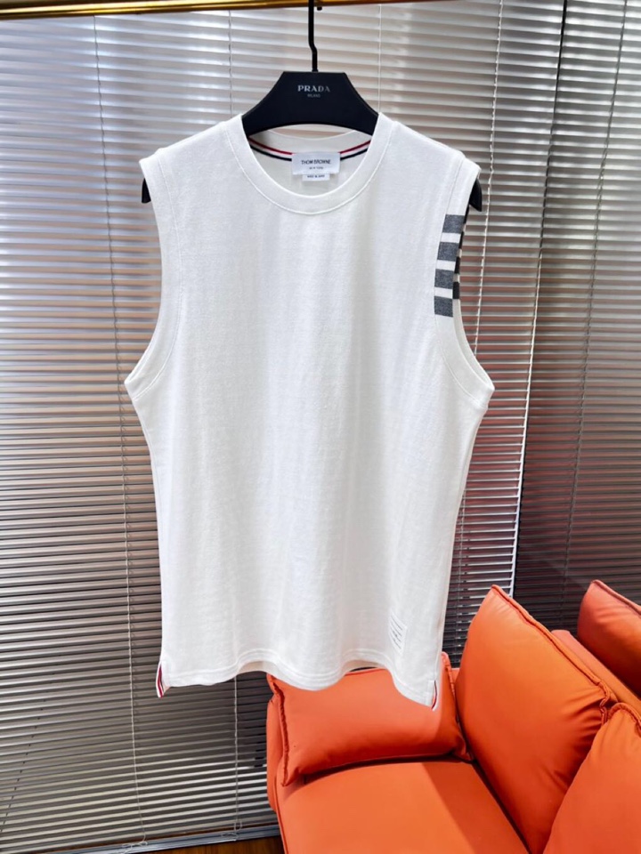 THOM BROWNE TB2025 Summer Update: Four-Bar Vests, Imported Crusades, Supercomforts, Five-Golden Appendices - 图片 2