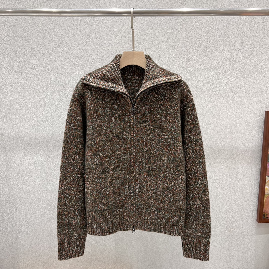 NO:463401,With dust bag LP 25 original single quality, floral zipper cashmere cardigan imported, combined cashmere material, soft and skin-friendly and comfortable, super positive, casual and elegant, versatile, 3 knitted tight, thick and plump, customized double-head zipper, two-side pocket design, consistent with the original, orange, green, SML, loro piano, alexander wang19860909配防尘袋LP 25原单品质 花纱拉链羊绒开衫 进口合股羊绒材质 软糯亲肤舒适 版型超正 休闲优雅百搭 3针织紧密厚实饱满 定制双头拉链 两侧口袋设计 与原版一致 橙色 绿色 SML,,loro piana,alexander wang,Women's clothing