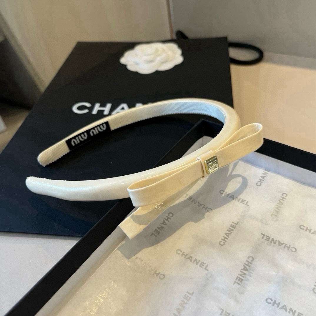 🆕

miumiu缪缪新款发箍