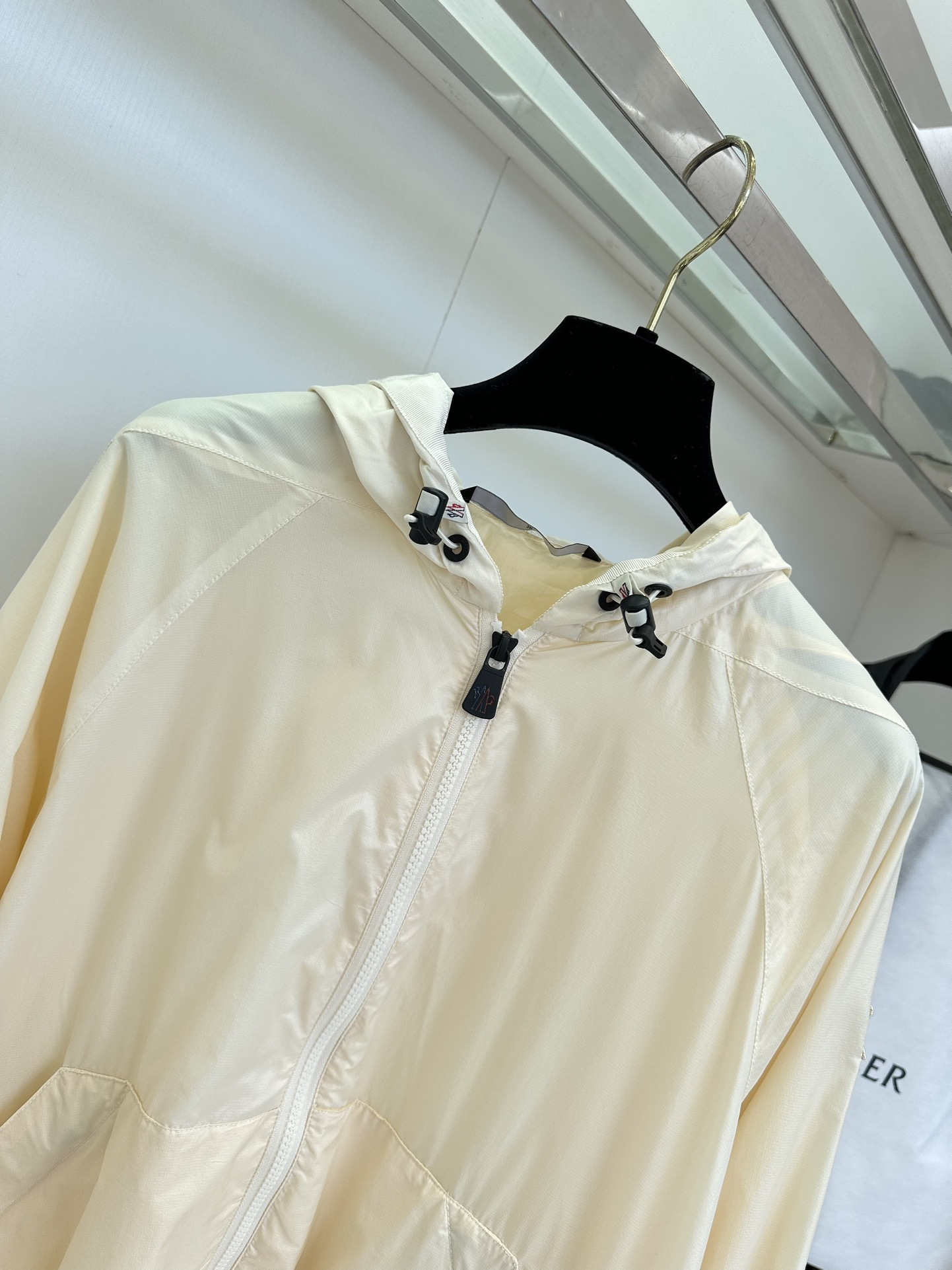 Women's Sun Protection Clothing with Floral Hollow-Out Design 6 i1754983282 1647 4