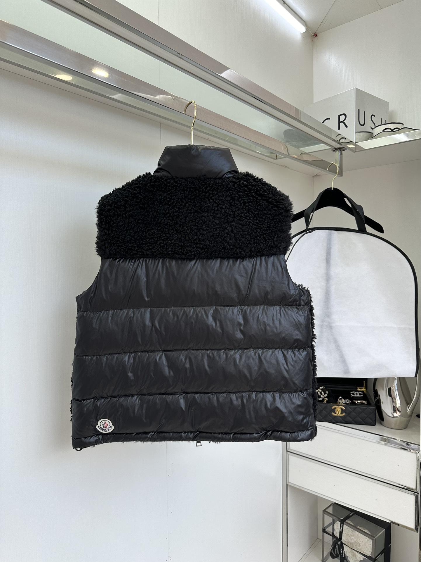 Moncler Planeze Teddy Fleece Down Vest - Warm & Stylish Outerwear 5 i1754984072 7667 3