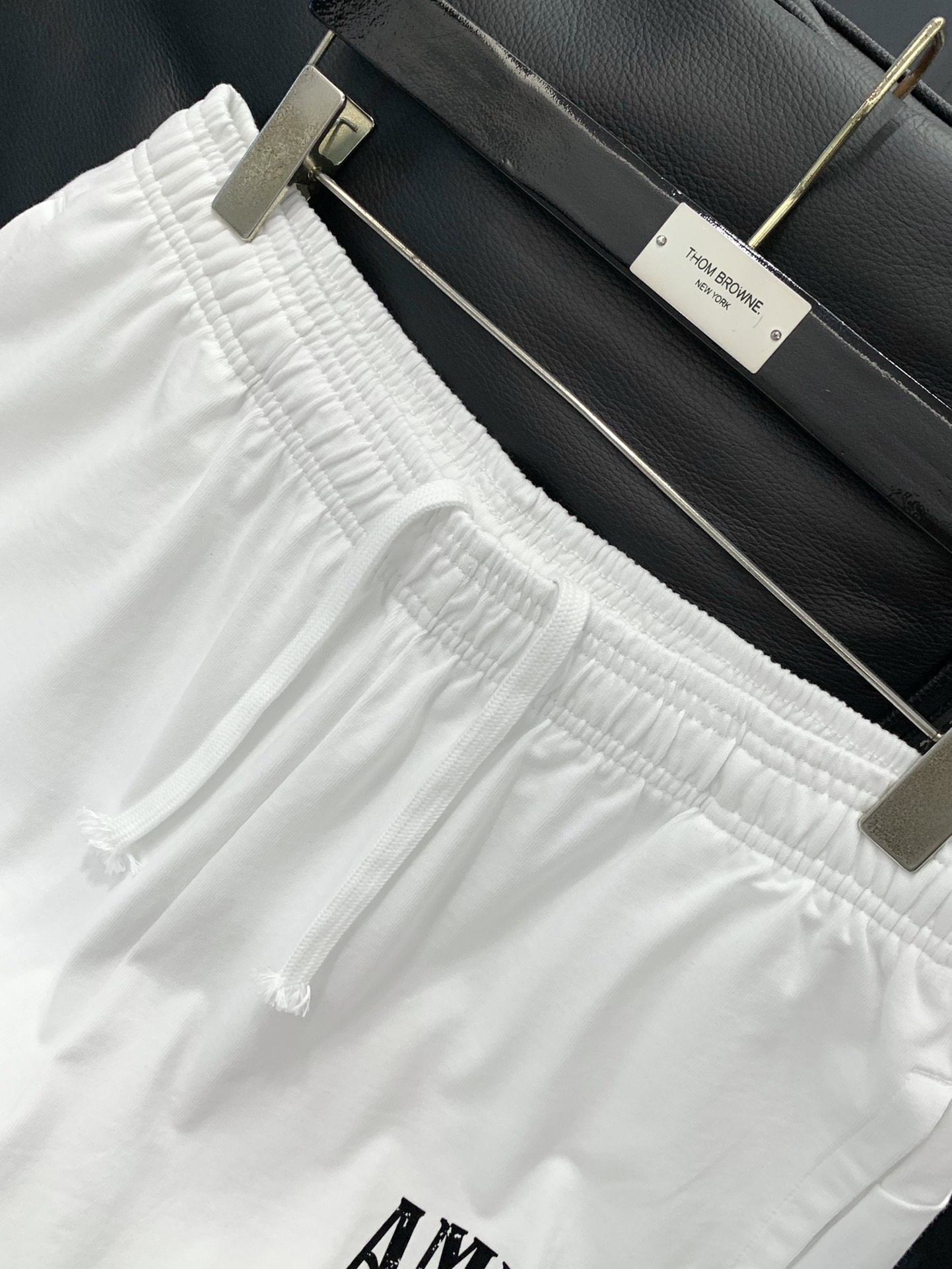 “Summer 2025 Collection: High-Grade Leisure T-Shirts with Alphabet Logo Print | Top Quality Fabrics” - 图片 4