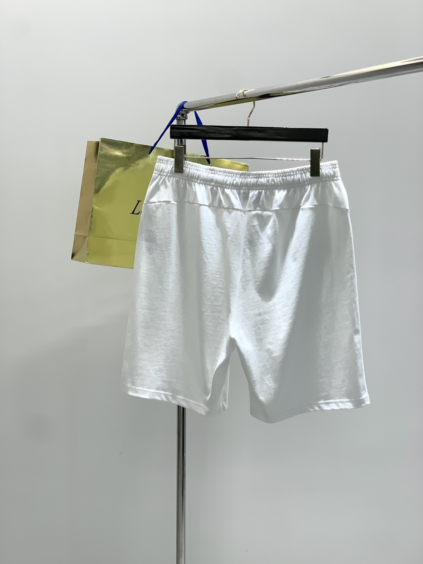 “Summer 2025 Collection: High-Grade Leisure T-Shirts with Alphabet Logo Print | Top Quality Fabrics” - 图片 2