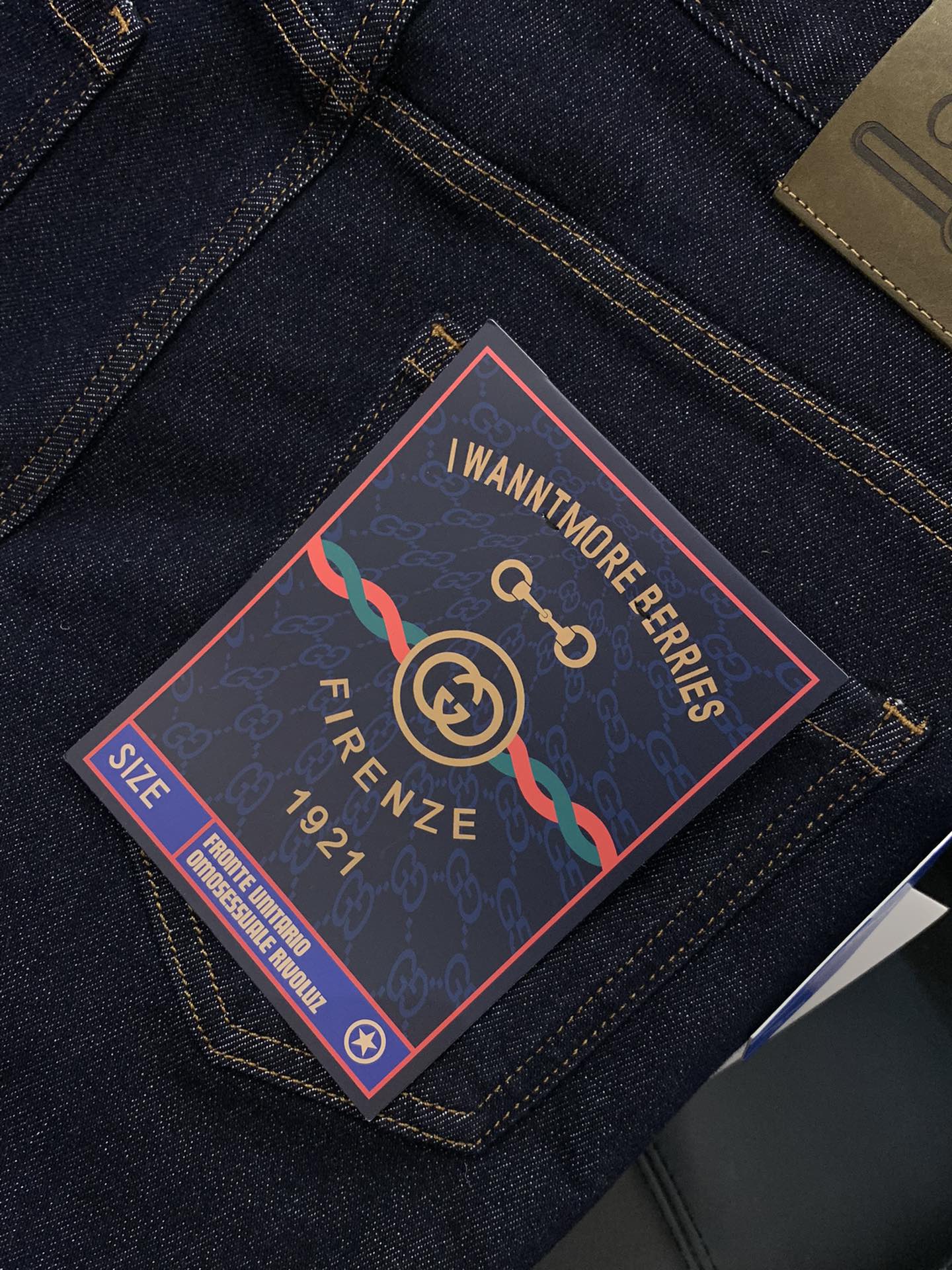 “GUCCI Gooch Autumn 2025 Jeans Collection: Unique Design, High Quality, Comfortable Fit” - 图片 9
