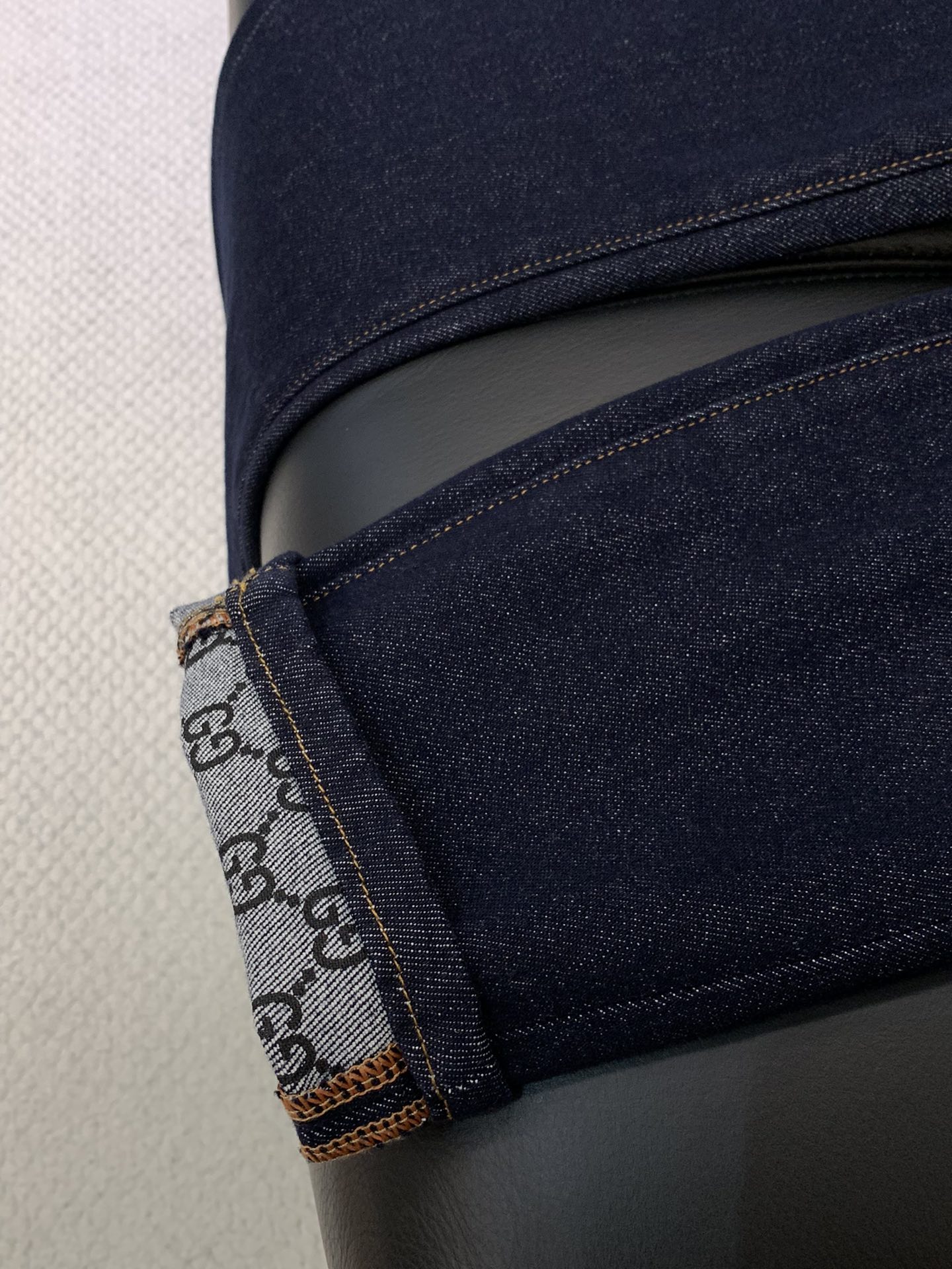 “GUCCI Gooch Autumn 2025 Jeans Collection: Unique Design, High Quality, Comfortable Fit” - 图片 6