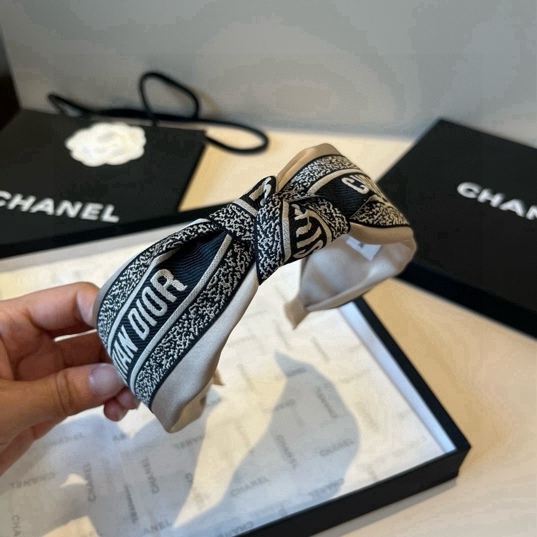 🆕

Dior迪奥新款发箍