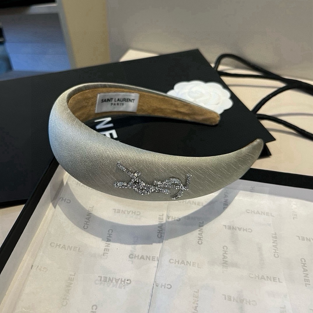 🆕

YSL圣罗兰新款发箍
