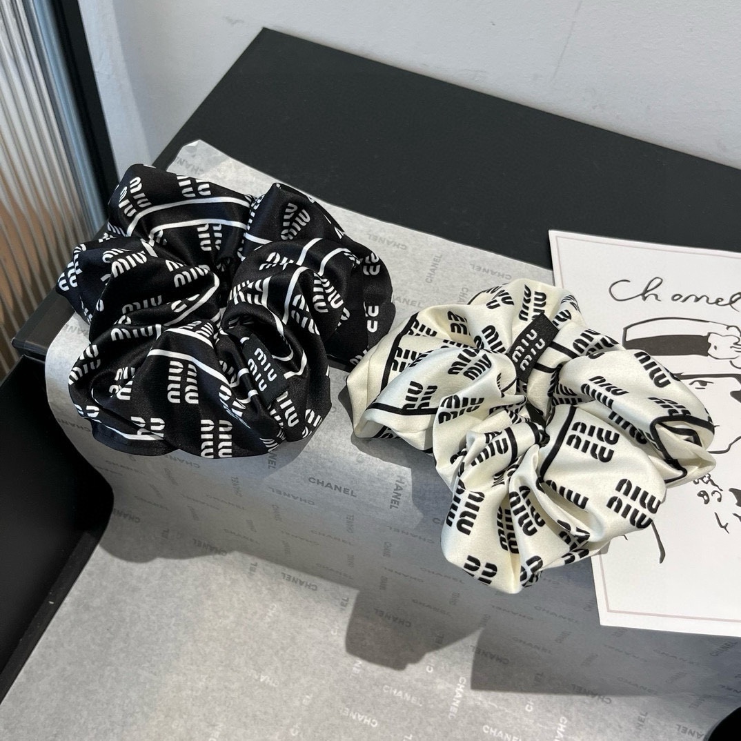 🆕

miumiu缪缪新款发圈