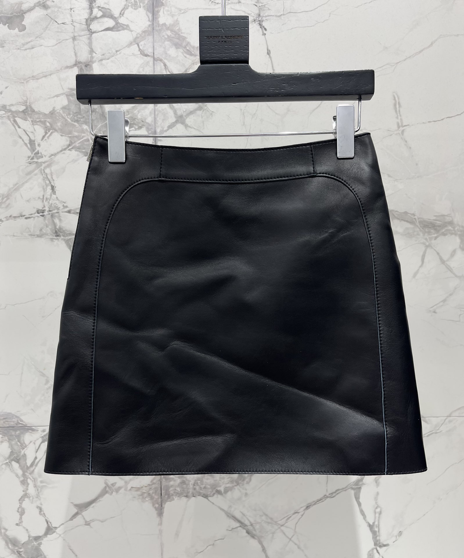 High Waist Lambskin Mini Skirt, Slim Fit, Round Hem, Bodycon - HERMÈS Style 3 i1754994605 4208 1