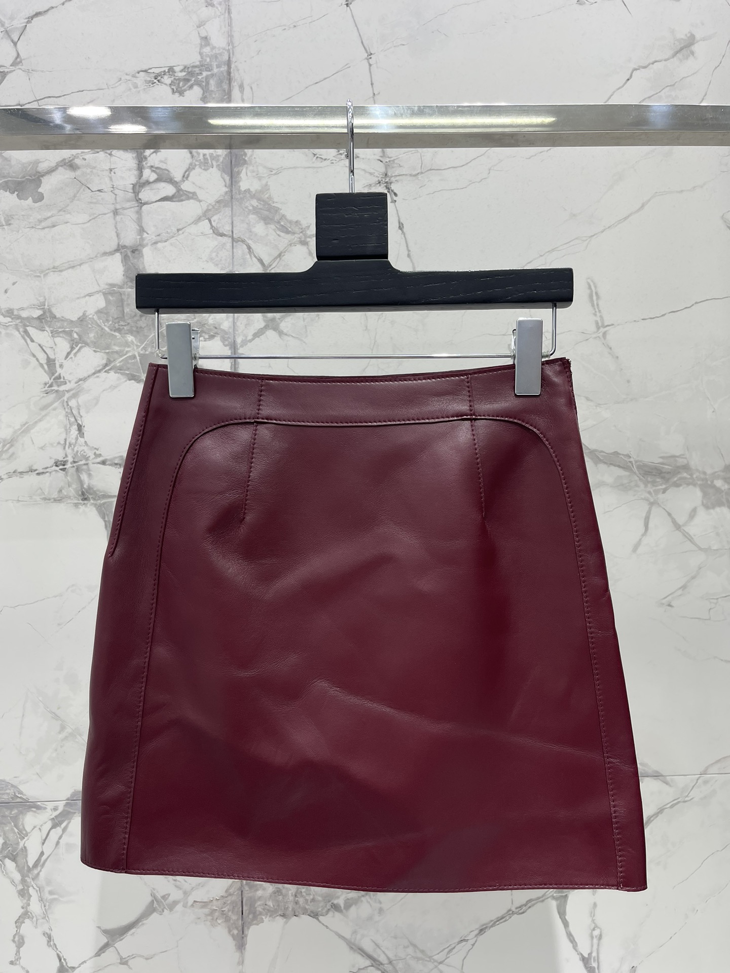 Hermes Lambskin High-Waisted Mini Skirt - Elegant & Comfortable 10 i1754994632 6435 7