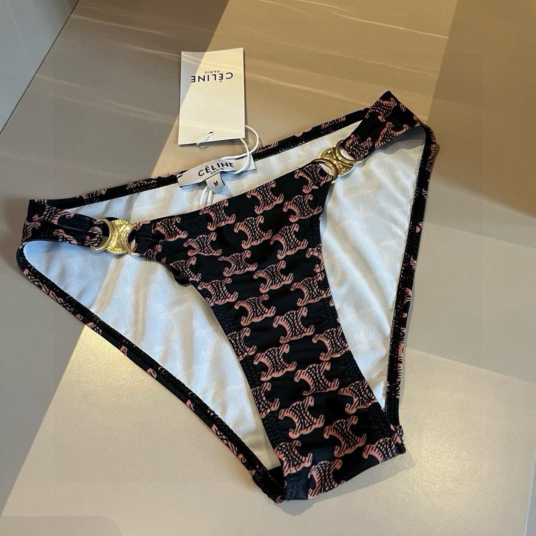 。
Celine赛琳新款比基尼👙 泳衣  😍🥰适合多种场景的游泳衣🏊‍♀️海边 游泳池 温泉 水上乐园 