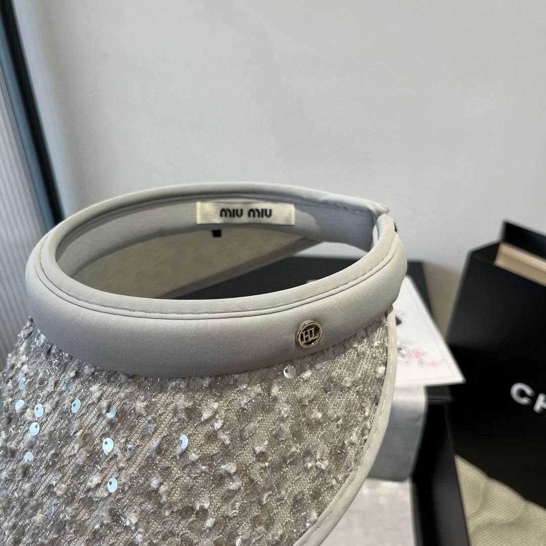 🆕

miumiu缪缪新款空顶遮阳帽