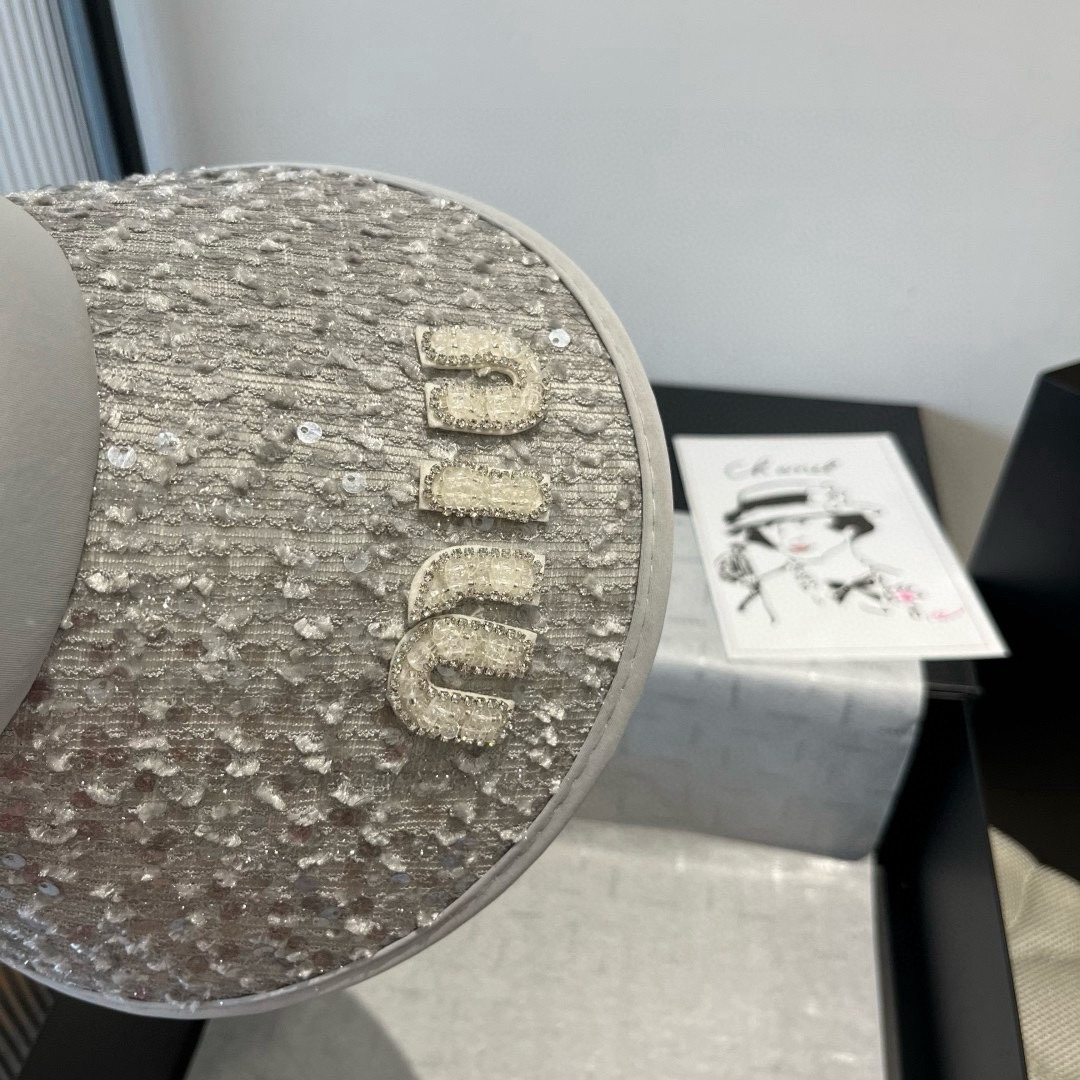 🆕

miumiu缪缪新款空顶遮阳帽