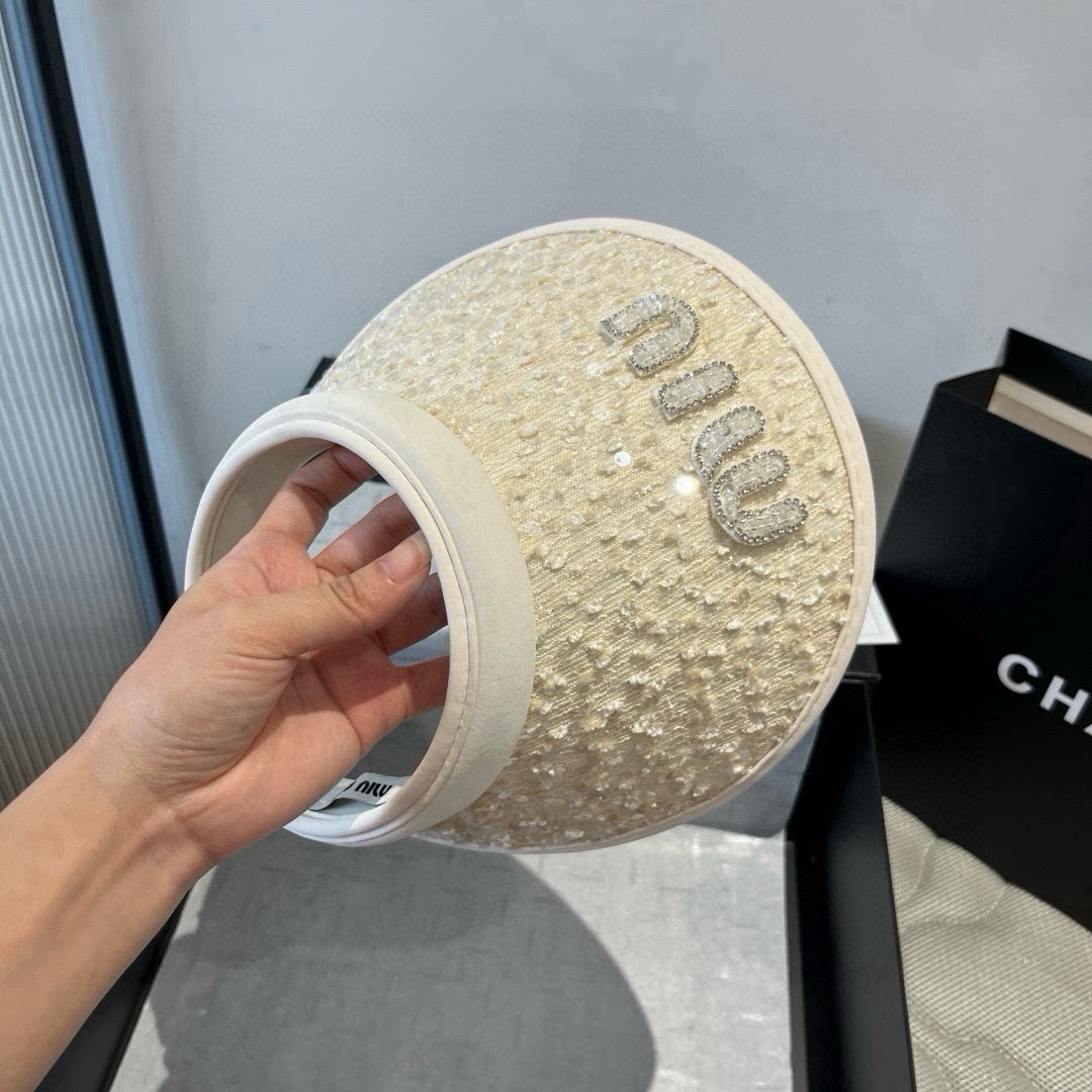 🆕

miumiu缪缪新款空顶遮阳帽