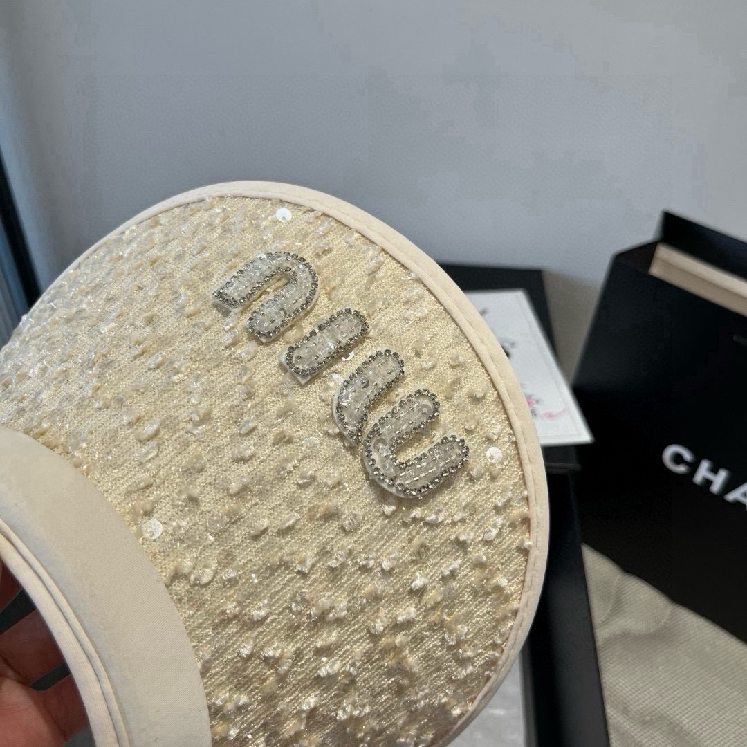 🆕

miumiu缪缪新款空顶遮阳帽