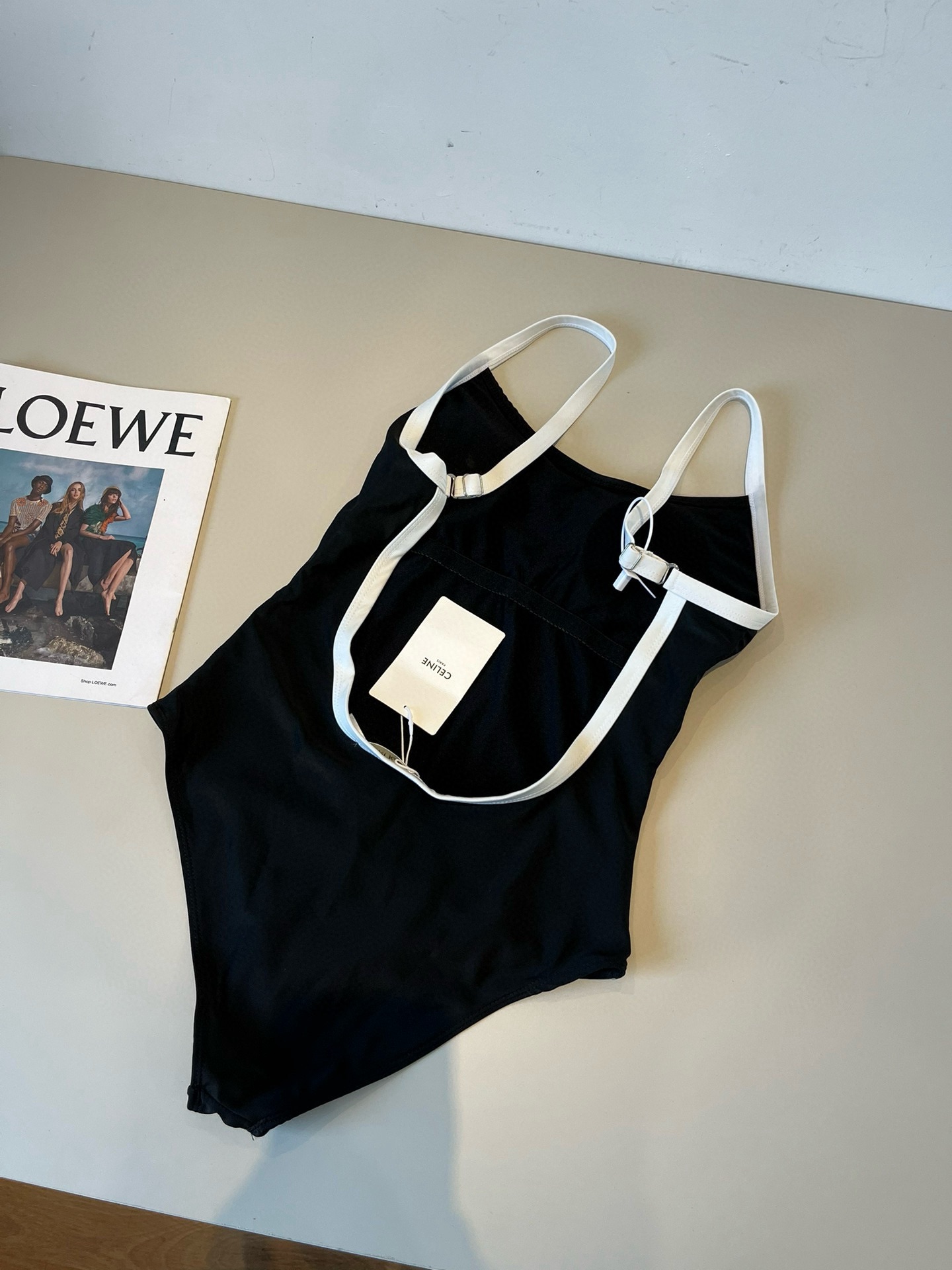 🆕
Celine赛琳新款连体泳衣😍🥰适合多种场景的游泳衣🏊‍♀️海边 游泳池 温泉 水上乐园 漂流都可以
