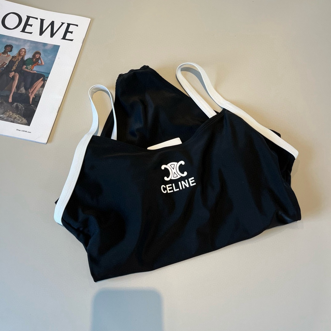 🆕
Celine赛琳新款连体泳衣😍🥰适合多种场景的游泳衣🏊‍♀️海边 游泳池 温泉 水上乐园 漂流都可以