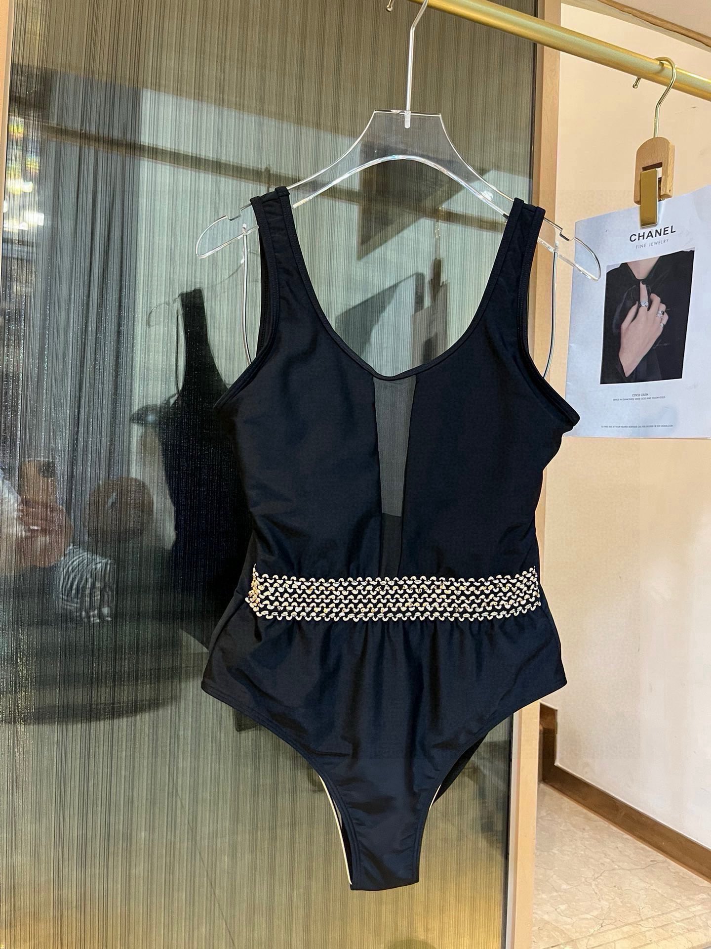 🆕
Celine赛琳新款连体泳衣😍🥰适合多种场景的游泳衣🏊‍♀️海边 游泳池 温泉 水上乐园 漂流都可以