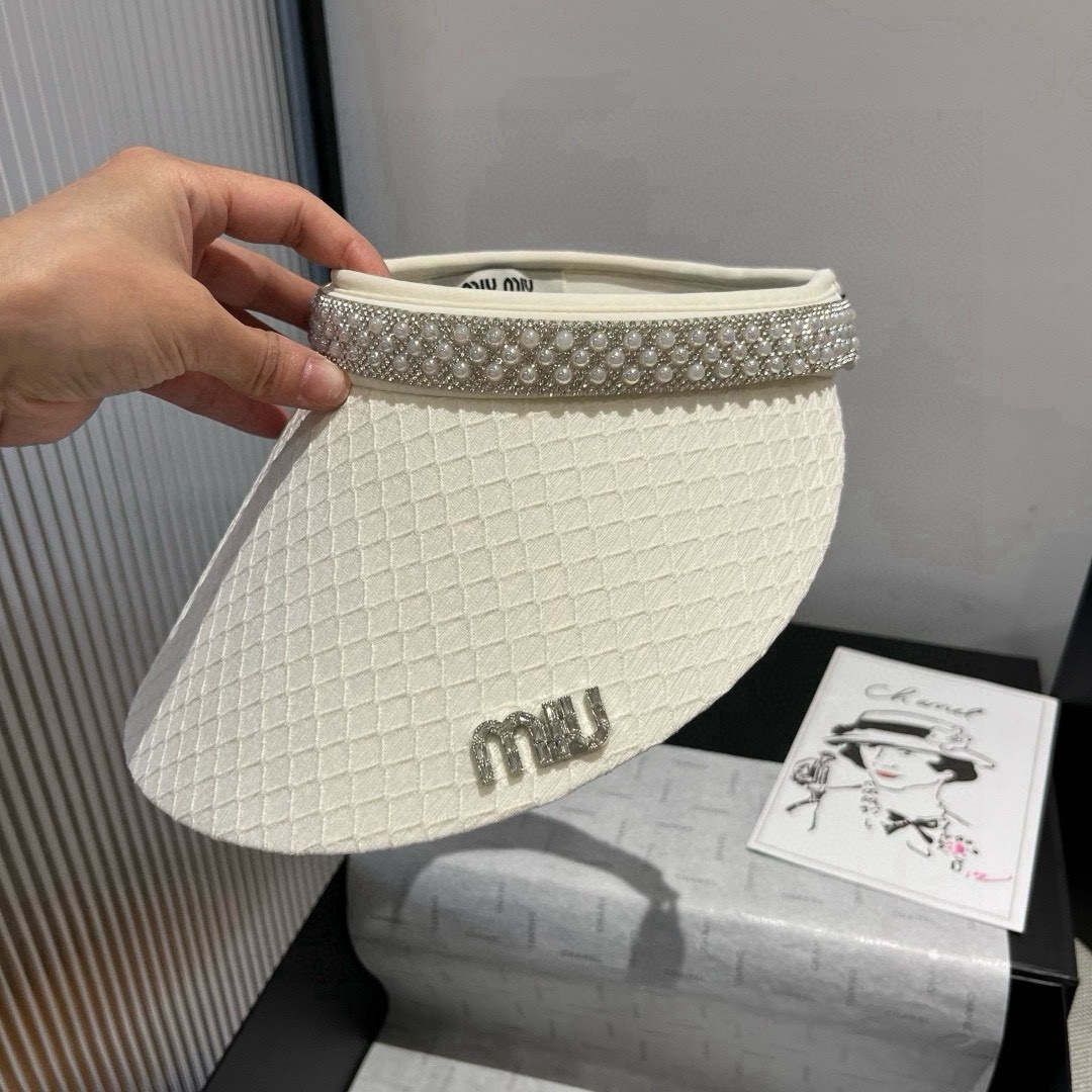 🆕

缪缪miumiu空顶发箍遮阳帽