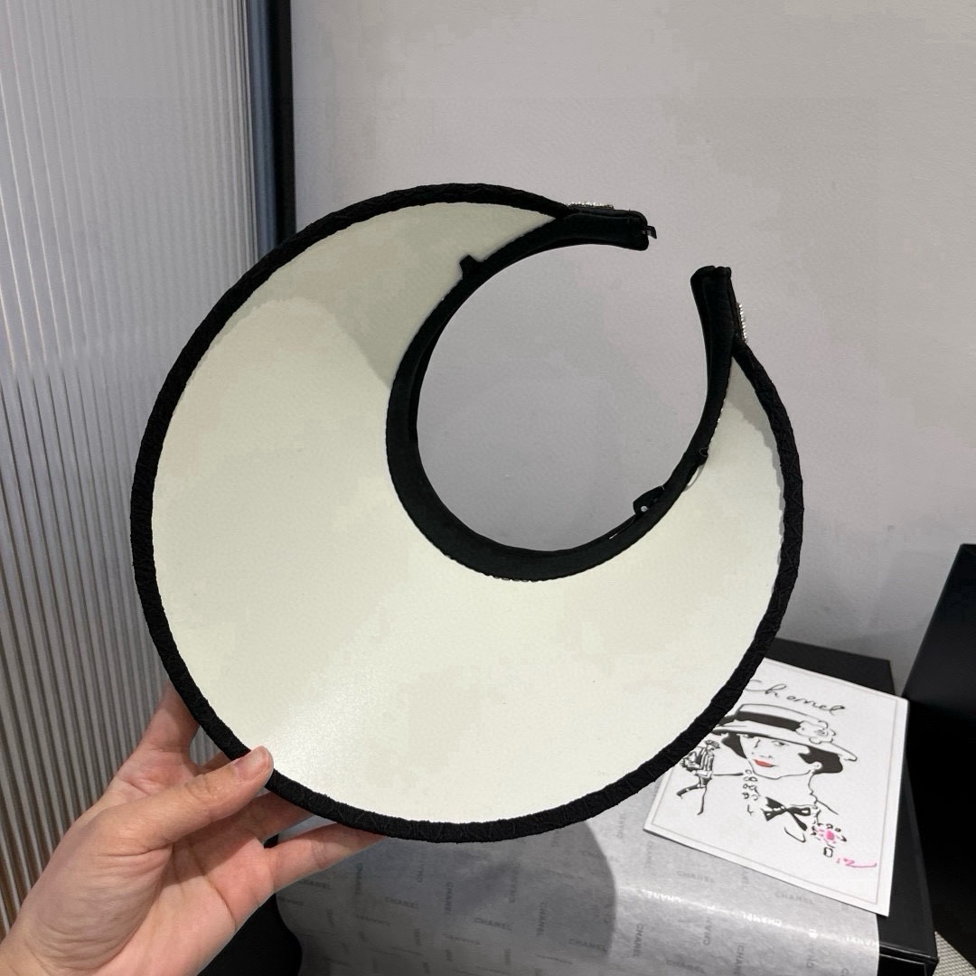 🆕

缪缪miumiu空顶发箍遮阳帽