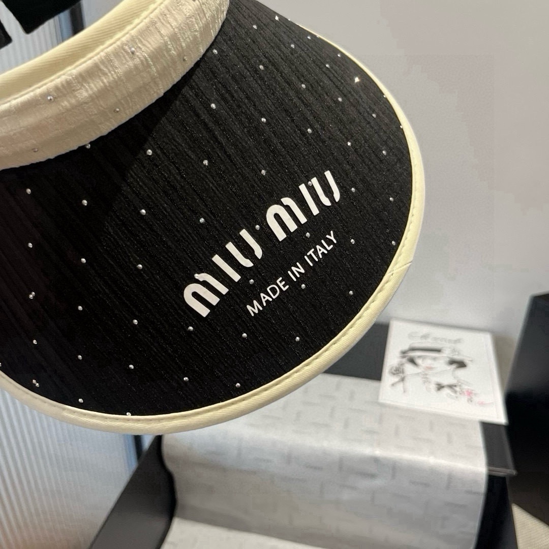 🆕

缪缪miumiu空顶发箍遮阳帽