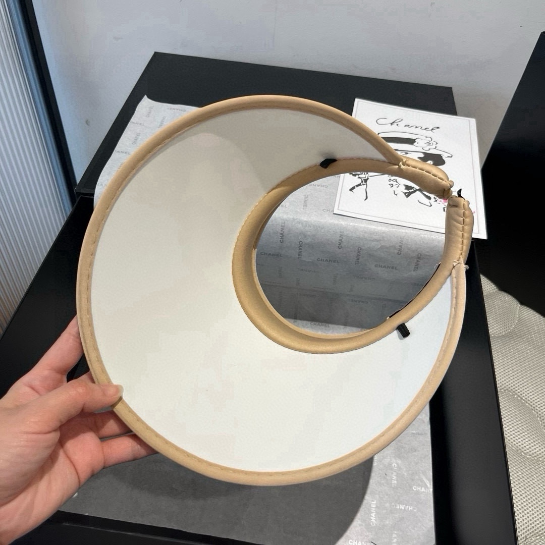 🆕

缪缪miumiu空顶发箍遮阳帽