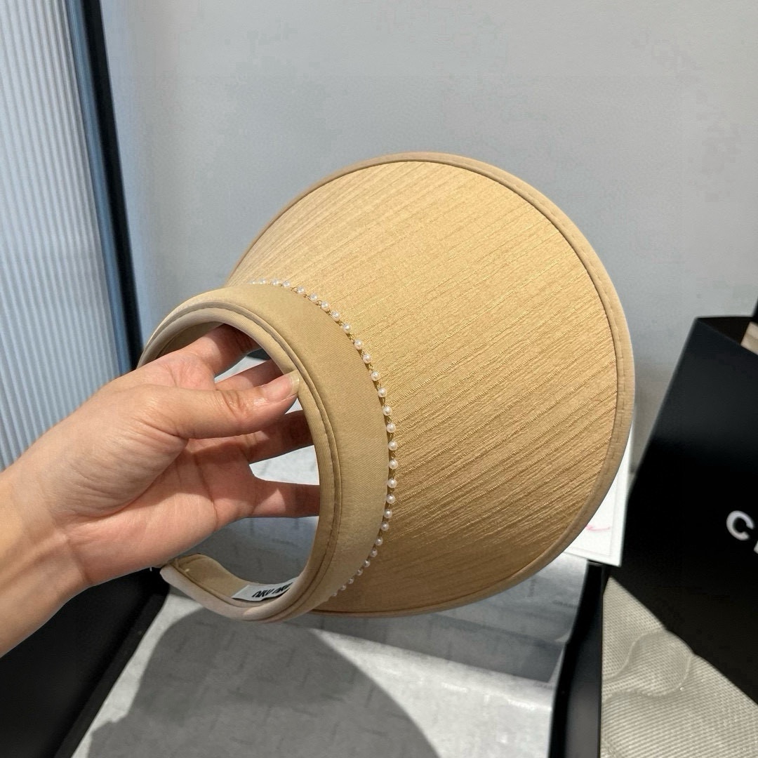 🆕

缪缪miumiu空顶发箍遮阳帽