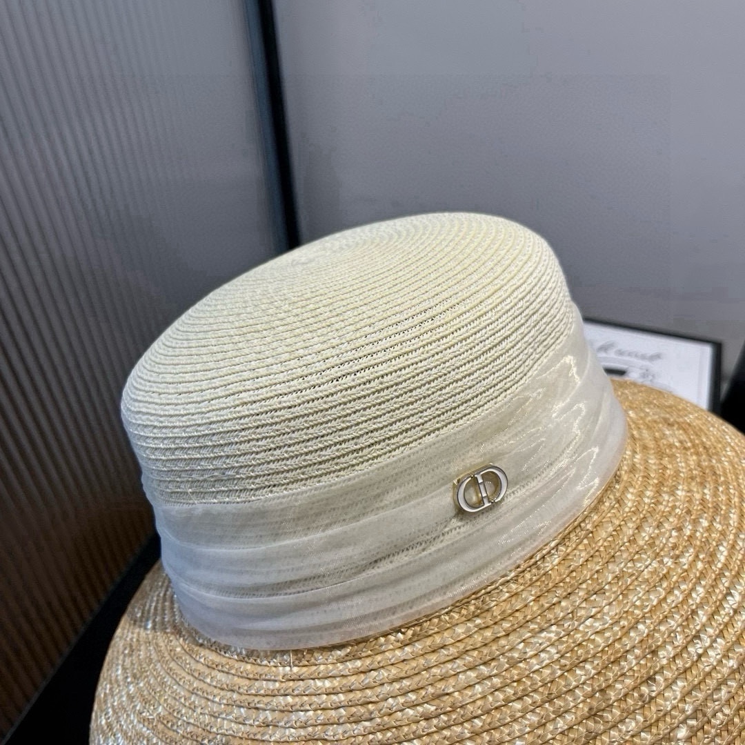 🆕

Dior迪奥新款礼帽，高级PP草，拼色盆帽，名媛风，头围57cm