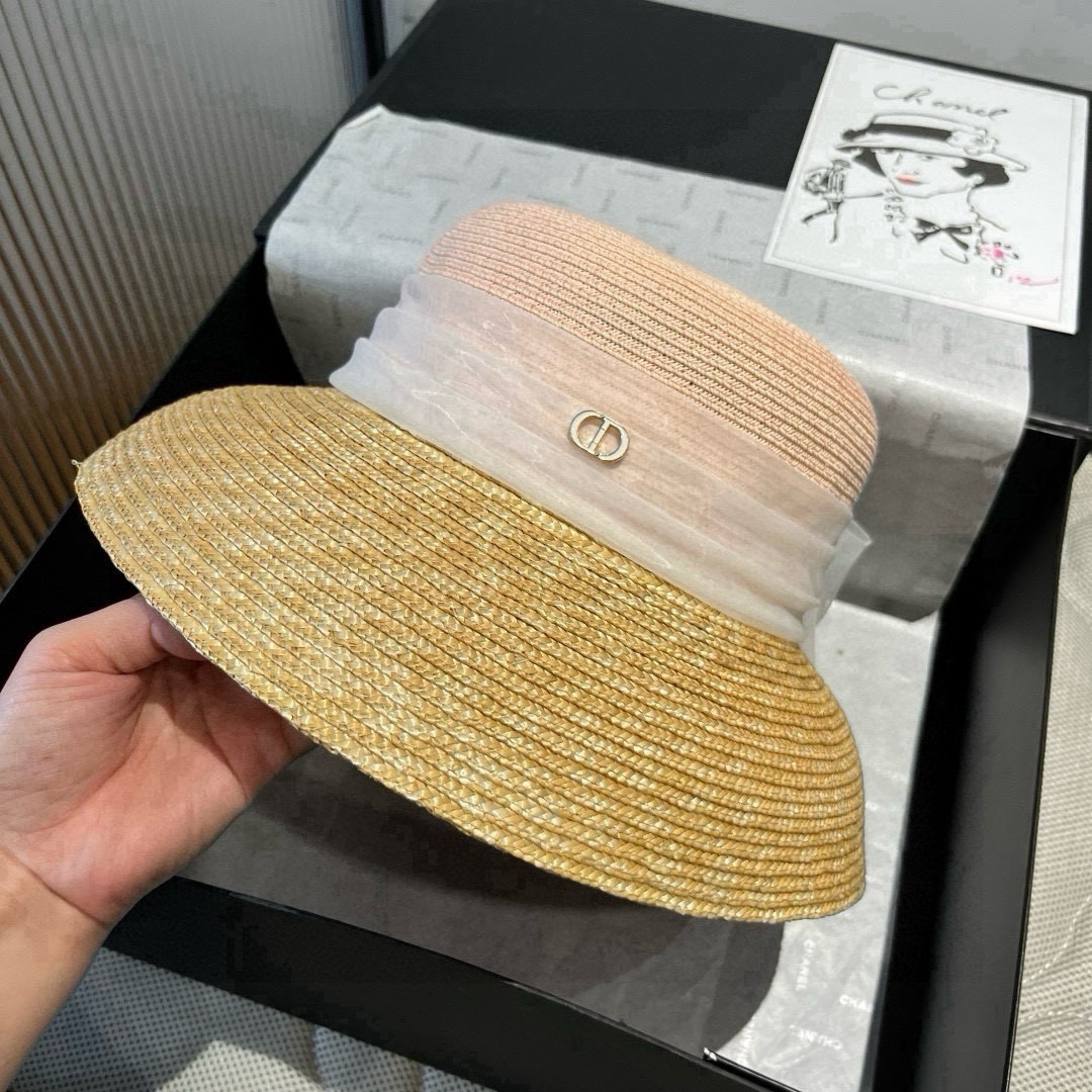 🆕

Dior迪奥新款礼帽，高级PP草，拼色盆帽，名媛风，头围57cm